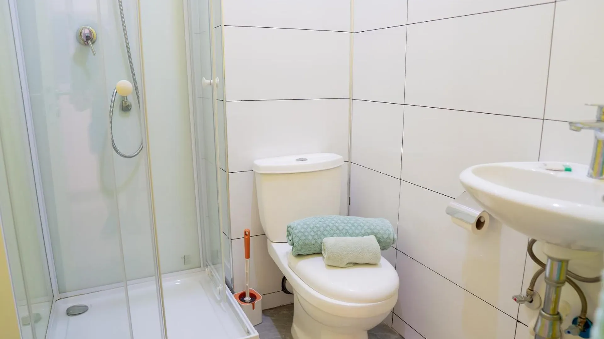 טאראפל J Martins Aparthotel
