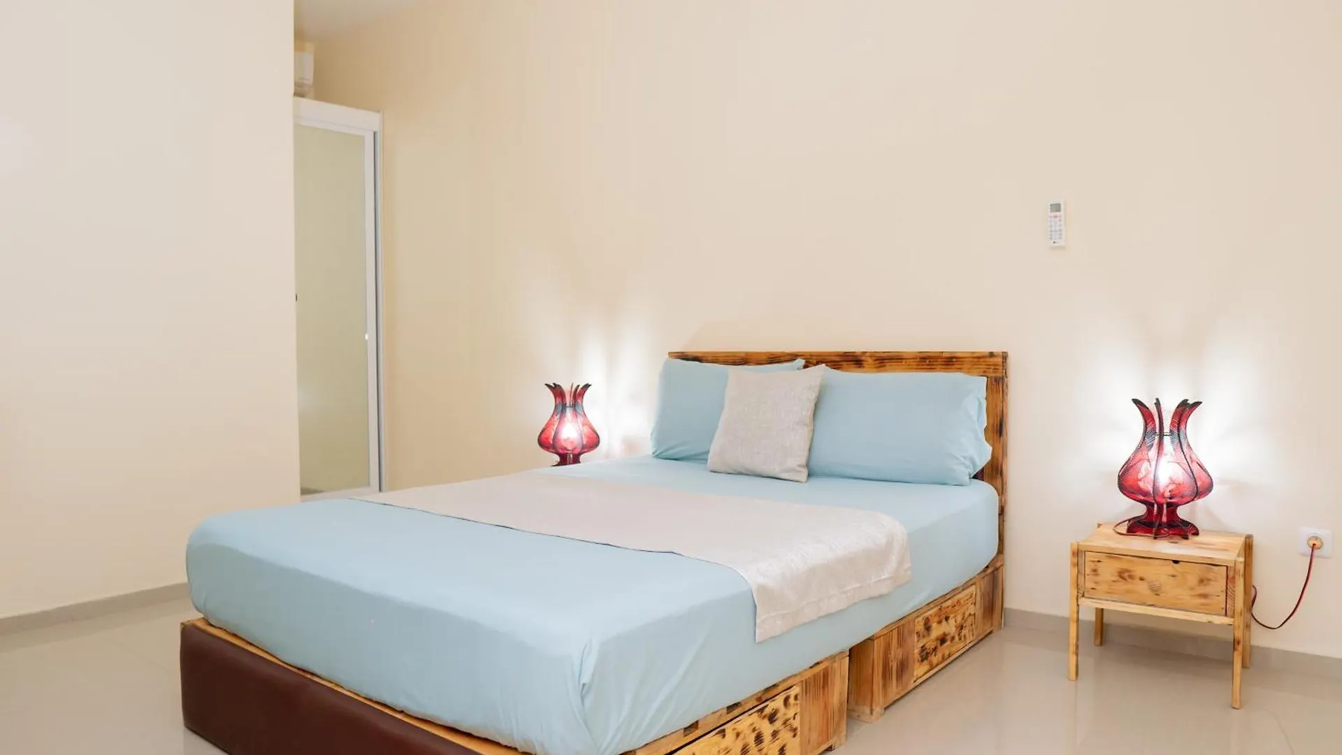 טאראפל J Martins Aparthotel